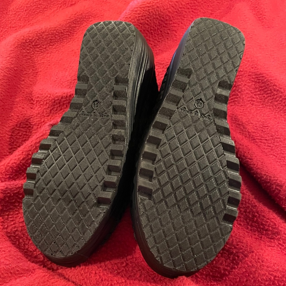 Wt. Mountain Stretchy Platform Sandals - NWOT - 6 1/2 - Picture 8 of 8